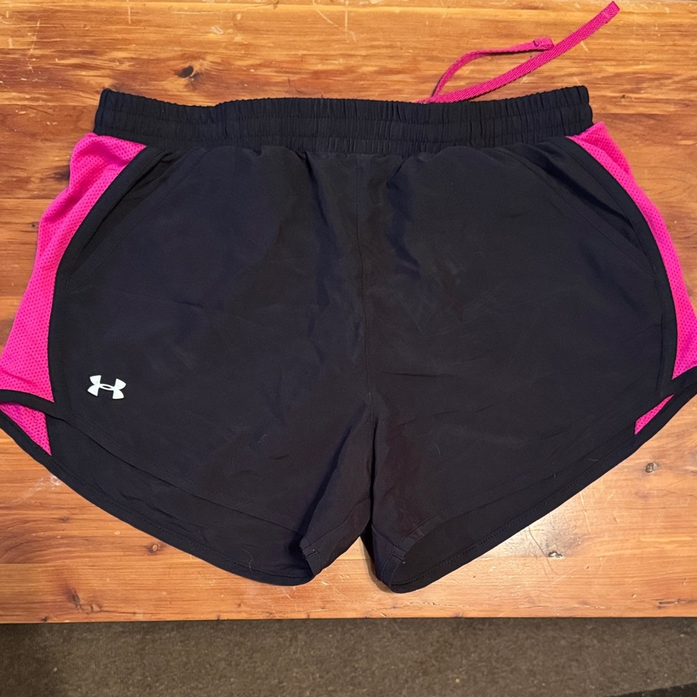 Under Armour Women's Heat Gear Athletic Shorts in Black and Pink